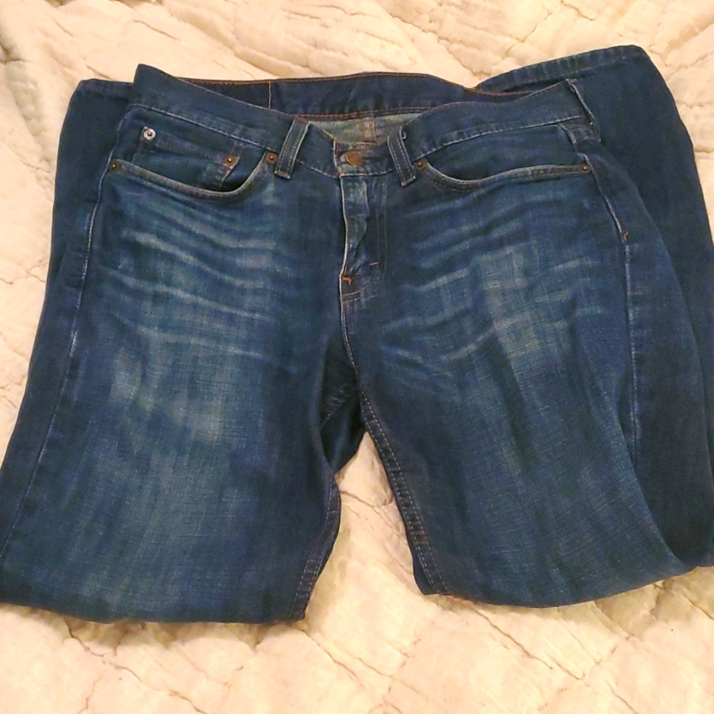 Dark wash Levi's 514 jeans